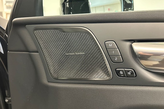 Volvo XC60 24 of 30