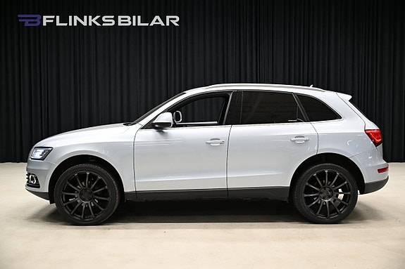 Audi Q5 2 of 30