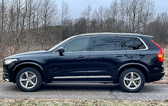 Volvo XC90 2 of 15