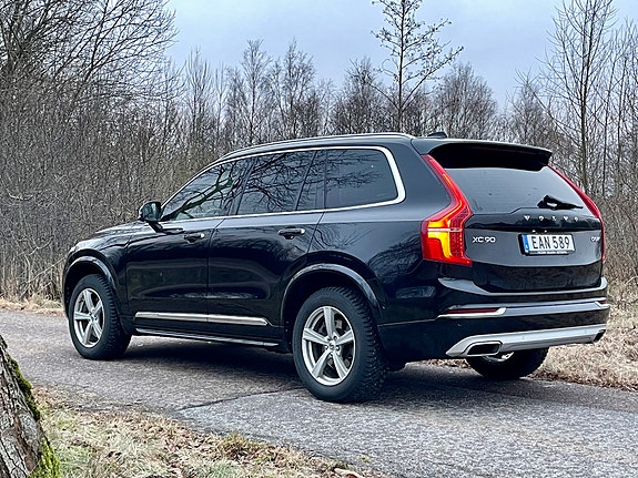 Volvo XC90 15 of 15