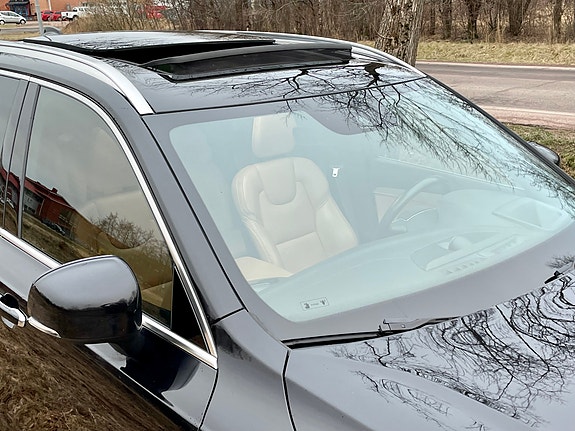 Volvo XC90 4 of 15