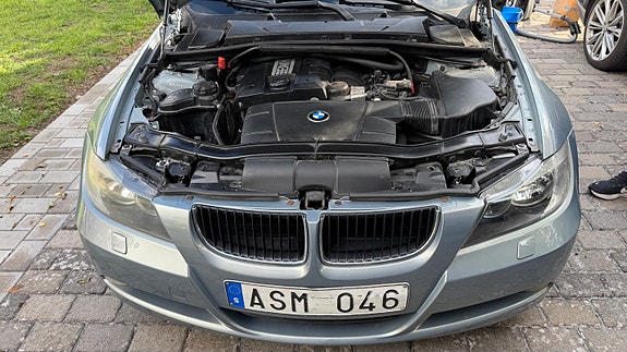 BMW 320i 5 of 5
