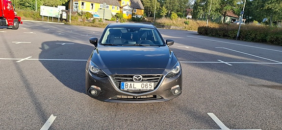 Mazda 3 2 of 10