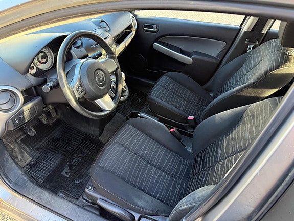 Mazda 2 6 of 7