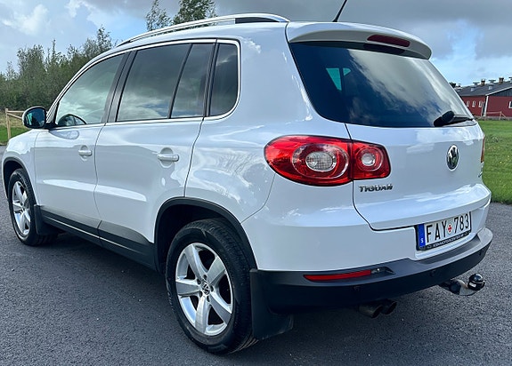 Volkswagen Tiguan 4 of 7