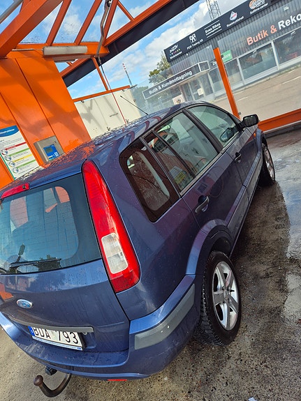 Ford Fusion 7 of 7
