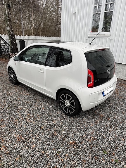 Volkswagen UP! 5 of 7