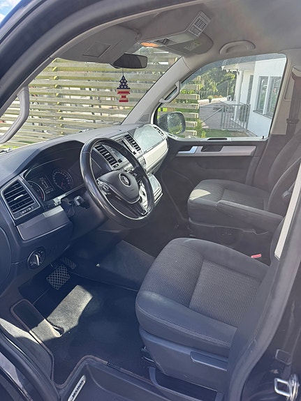 Volkswagen Multivan 6 of 6
