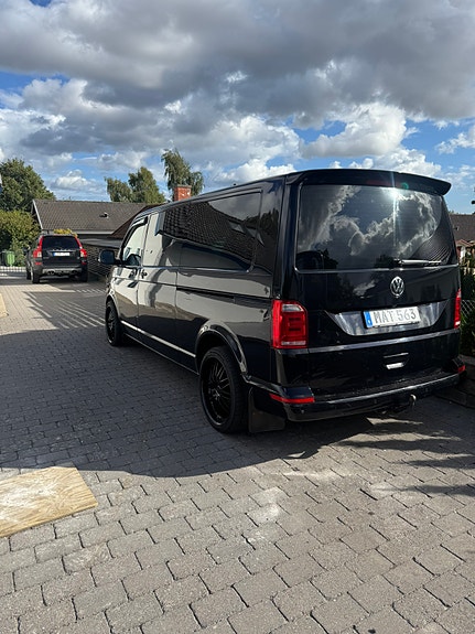 Volkswagen Multivan 3 of 6