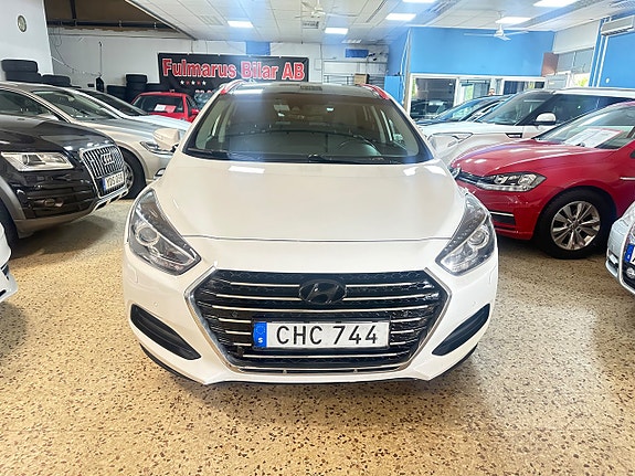 Hyundai i40 2 of 16