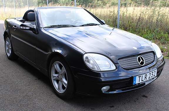 Mercedes-Benz SLK200 3 of 18