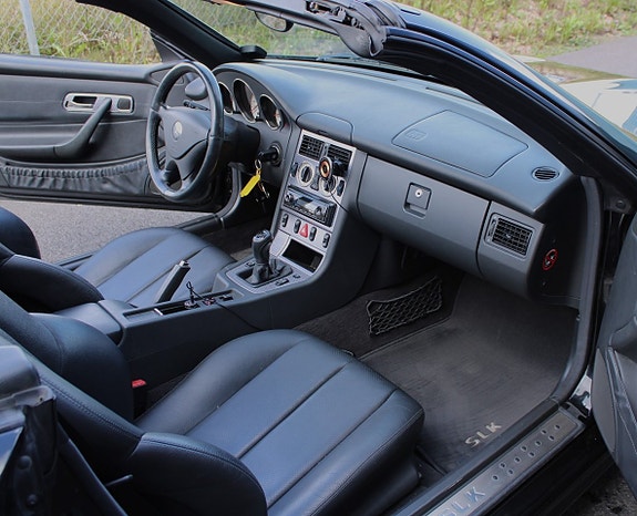 Mercedes-Benz SLK200 12 of 18