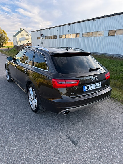 Audi A6 allroad 2 of 3