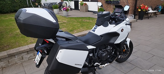 Honda NT 1100A 4 of 12