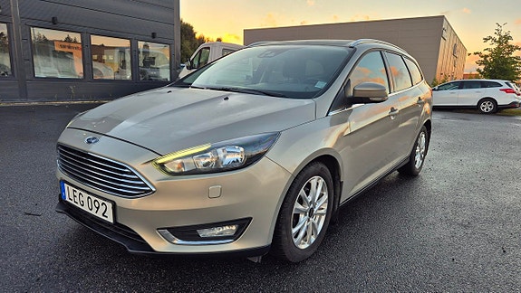 Ford Focus 2 of 9