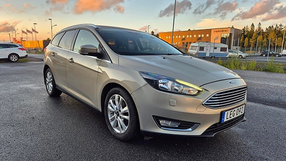 Ford Focus 3 of 9