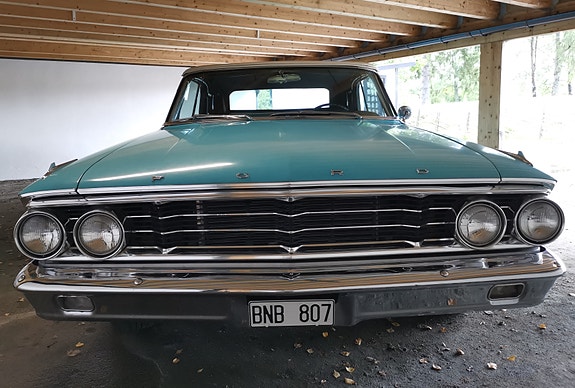 Ford Galaxie 16 of 30
