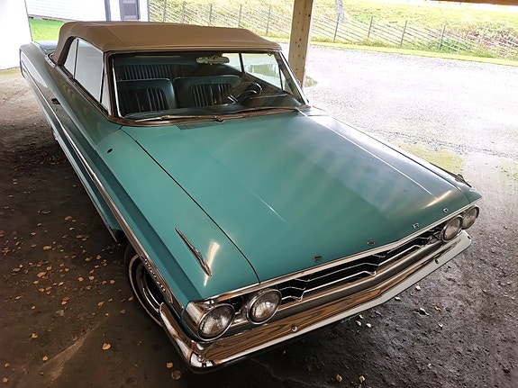 Ford Galaxie 17 of 30