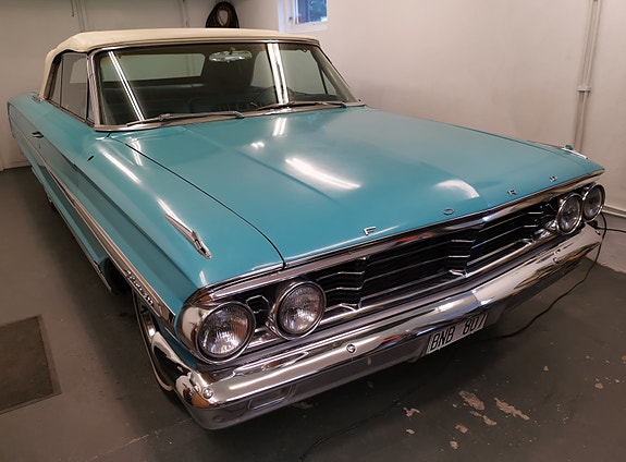 Ford Galaxie 10 of 30