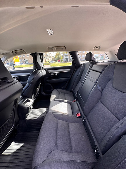 Volvo V90 13 of 21