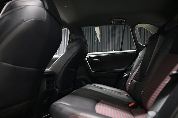Toyota RAV4 17 of 30