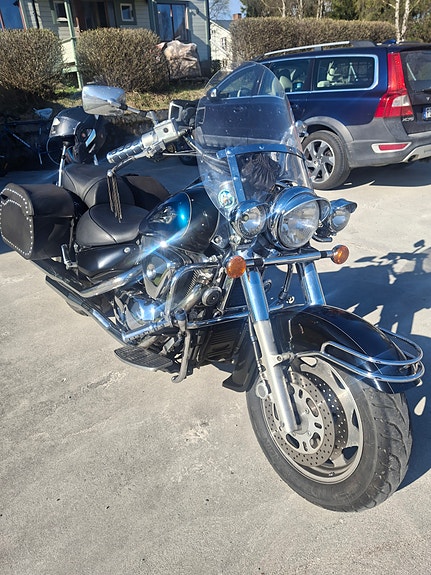 Suzuki VL1500 Intruder 2 of 5
