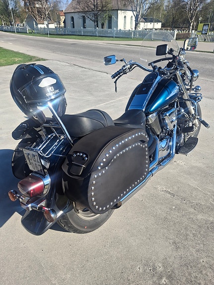 Suzuki VL1500 Intruder 4 of 5