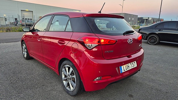 Hyundai i20 4 of 12