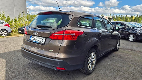 Ford Focus 5 of 8