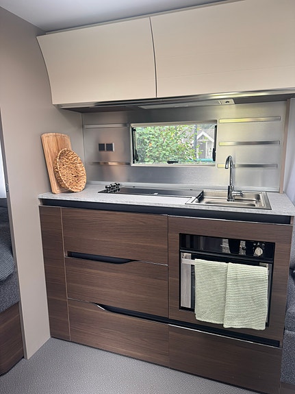 Adria Alpina 763 UK 3 of 7