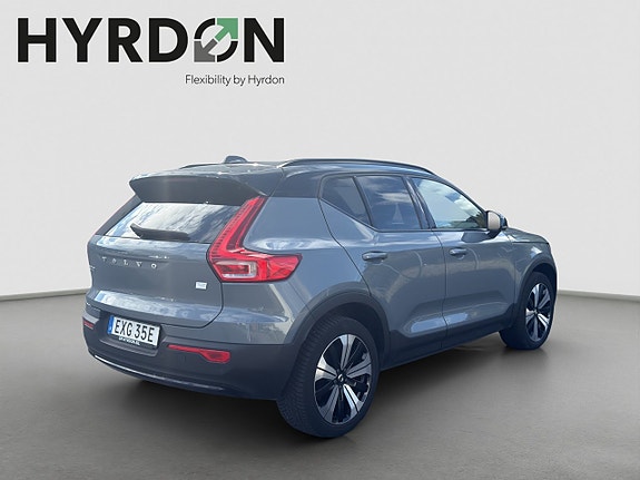 Volvo XC40 6 of 16