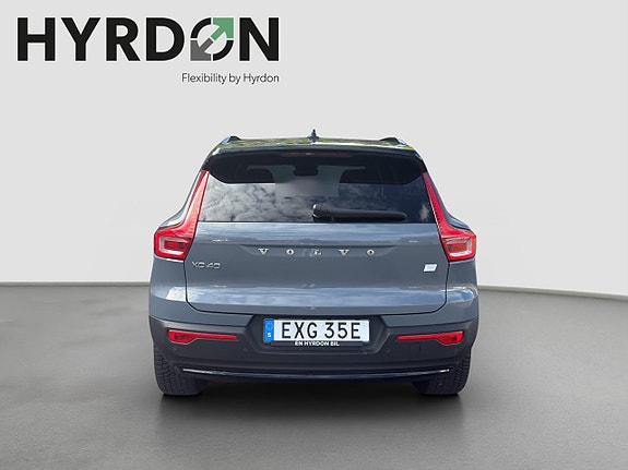 Volvo XC40 5 of 16