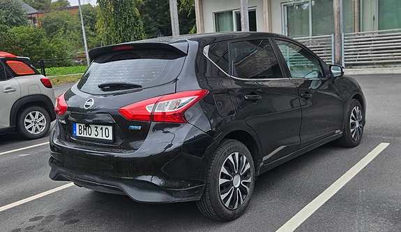 Nissan Pulsar 3 of 6