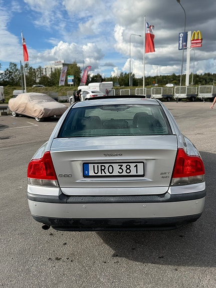 Volvo S60 4 of 6