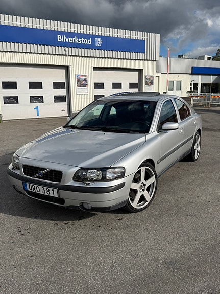 Volvo S60 3 of 6