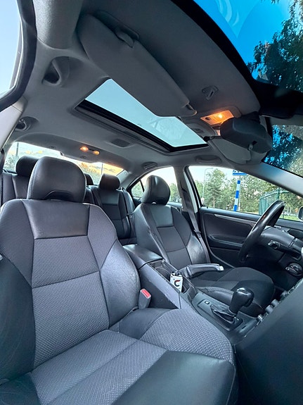 Volvo S60 5 of 6
