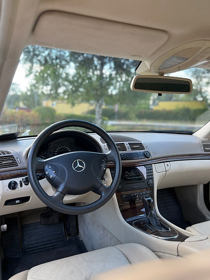 Mercedes-Benz E200 12 of 20