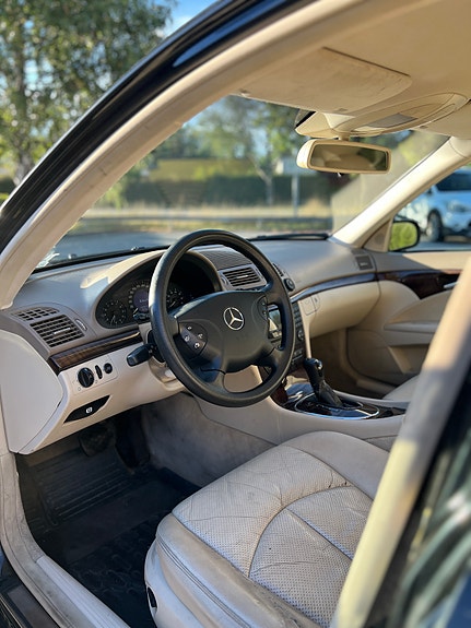 Mercedes-Benz E200 9 of 20
