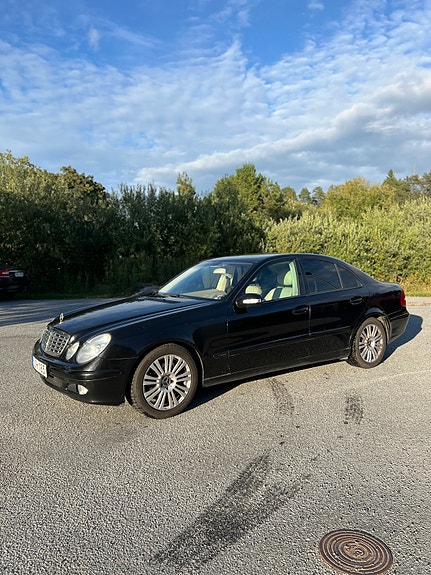 Mercedes-Benz E200 4 of 20