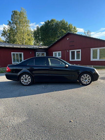 Mercedes-Benz E200 8 of 20