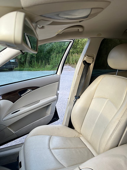 Mercedes-Benz E200 11 of 20
