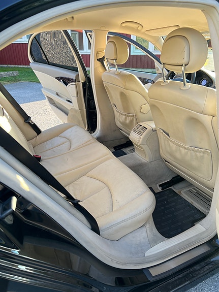 Mercedes-Benz E200 10 of 20