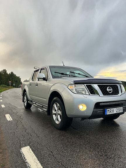 Nissan Navara 2 of 10