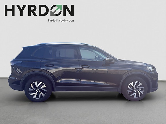 Volkswagen Tiguan 8 of 16