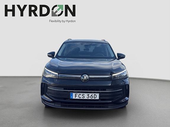 Volkswagen Tiguan 2 of 16