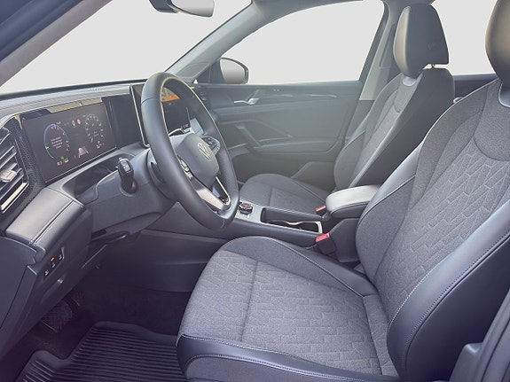 Volkswagen Tiguan 9 of 16