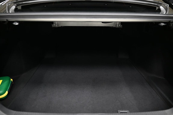 Toyota Camry 18 of 30