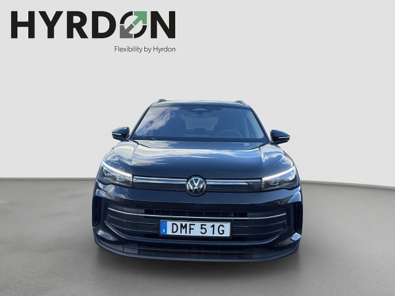 Volkswagen Tiguan 2 of 15