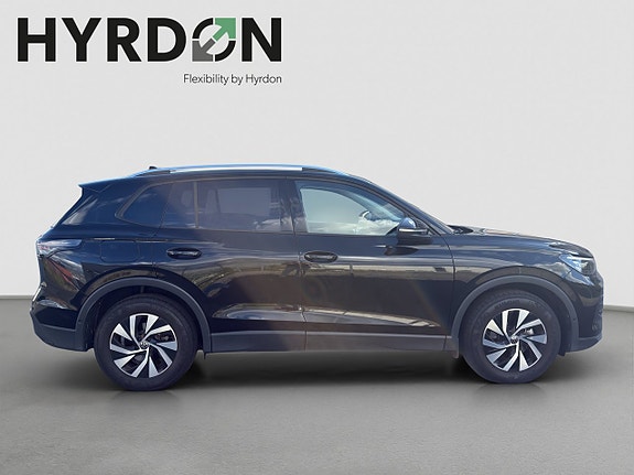 Volkswagen Tiguan 8 of 15