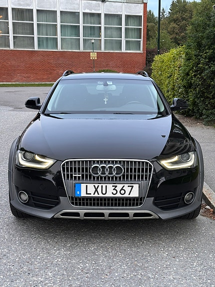 Audi A4 allroad 2 of 13